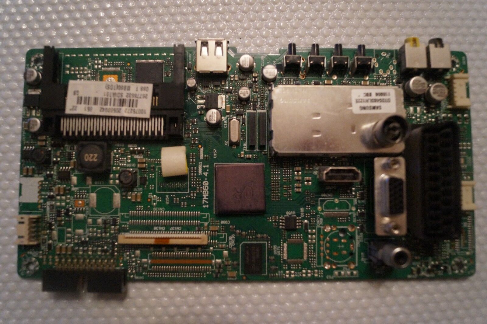 MAIN BOARD 17MB60-4.1 20568942 FOR 22″ TOSHIBA 22DV501B LCD COMBO TV, LTA216AT01