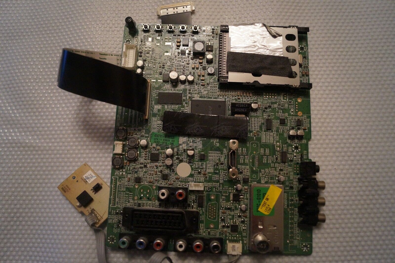 MAIN BOARD 17MB25-1 V1 FOR 22″ GRUNDIG GU22WDV4 LCD TV ,SCREEN:LC220WXE (TB)(A1)