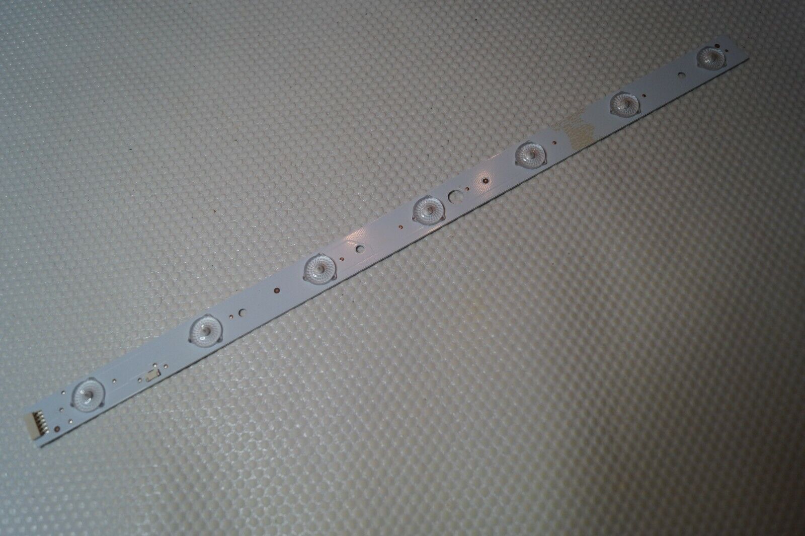 LED STRIP 30339013206 FOR 39″ LOGIK L39FE12 TV, SCREEN: T390HVN01.0