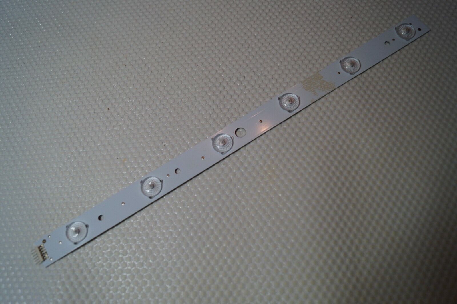 LED STRIP 30339013205 FOR 39″ LOGIK L39FE12 TV, SCREEN: T390HVN01.0