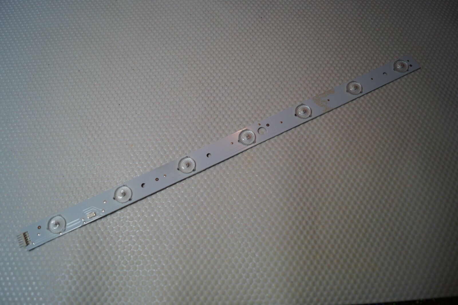 LED STRIP 30339013207 FOR 39″ LOGIK L39FE12 TV, SCREEN: T390HVN01.0