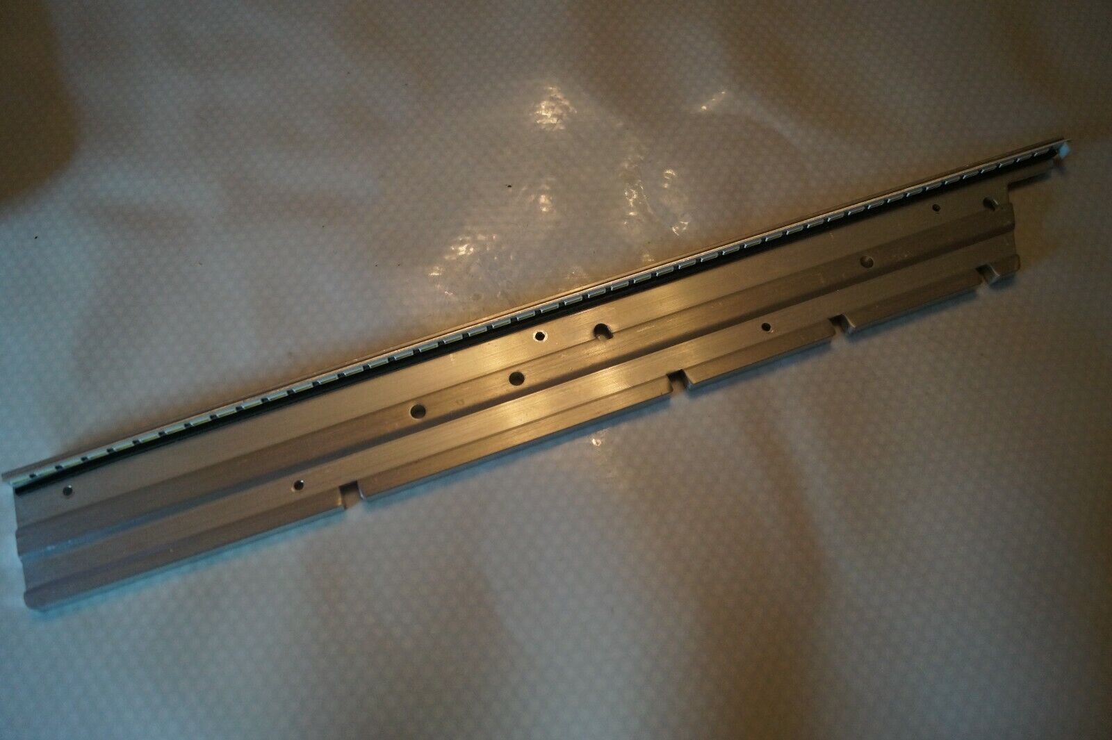 LED EDGE BACKLIGHT STRIP FOR 32″ BLAUPUNKT 32/188J TV, SCREEN: TL-320EBBU010