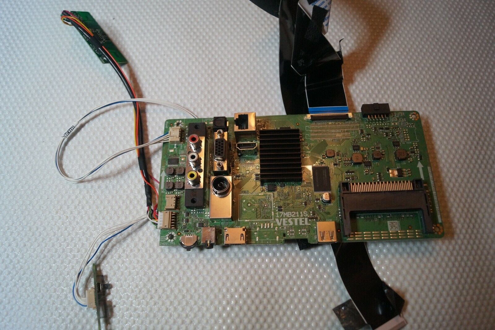 MAIN BOARD 17MB211S 23516459 FOR BUSH DLED40287FHDCNTDFVPX TV, VES400UNDS-2D-N12