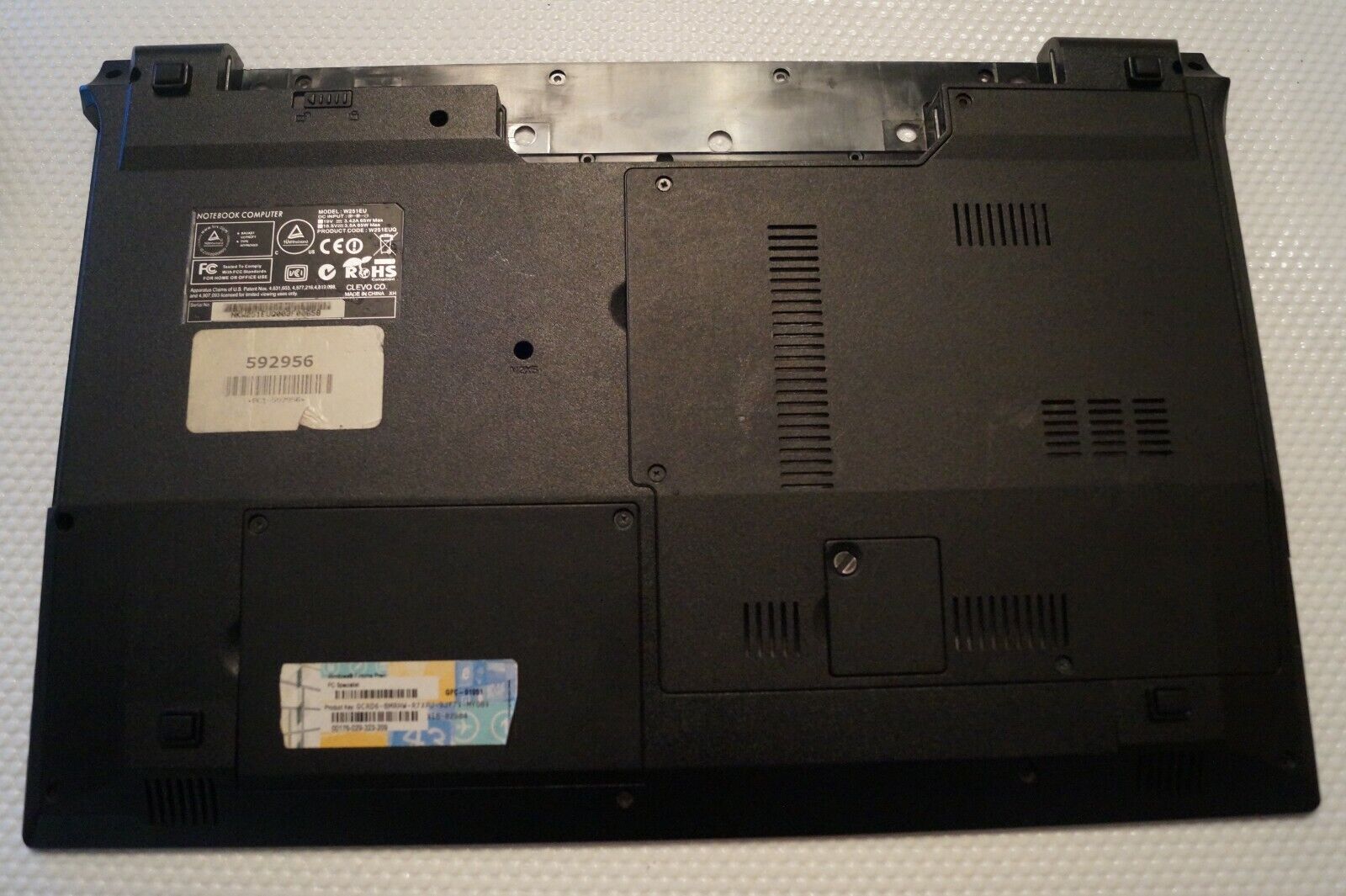 BOTTOM BASE HOUSING 6-39-E51Q3-013 +COVERS FOR 15.6″ PC SPECIALIST W251EU LAPTOP