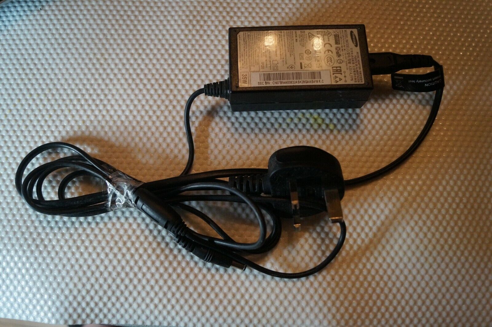 GENUINE SAMSUNG 14V, 2.5A, A3514_FPN AC/DC ADAPTER BN44-00832A