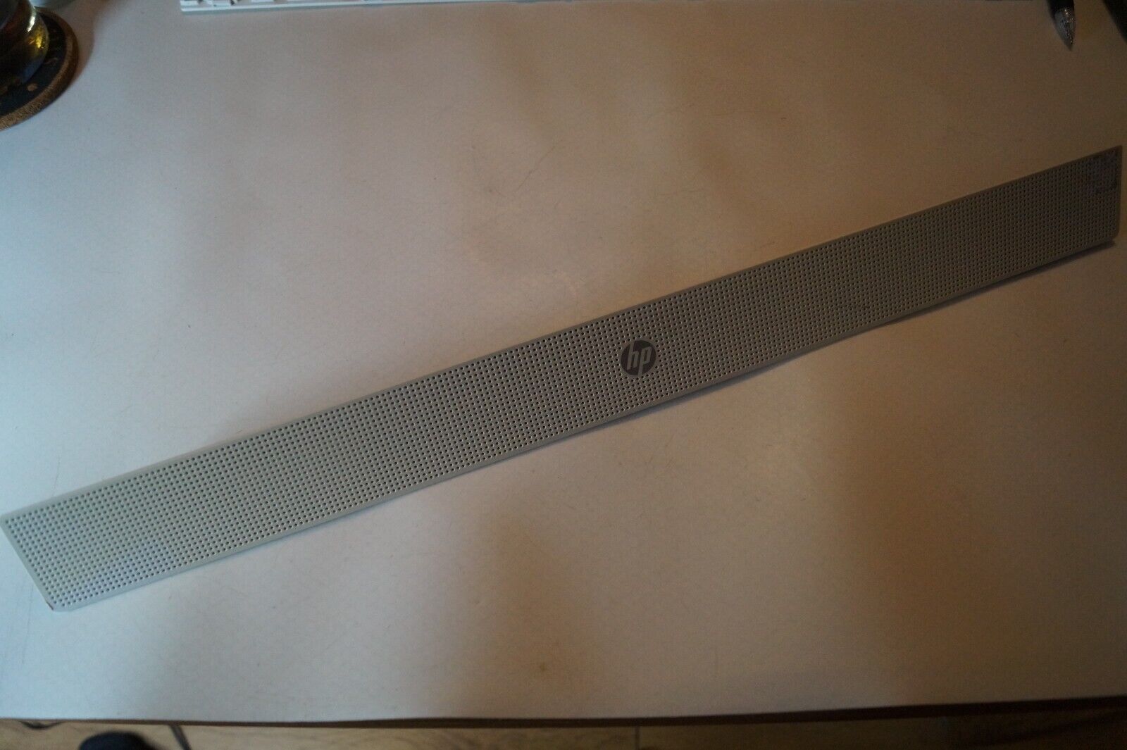 Hp 22-c000nna Speaker Mesh Grill lower bezel TFQ3LN97TP103AKDDK2 genuine Part