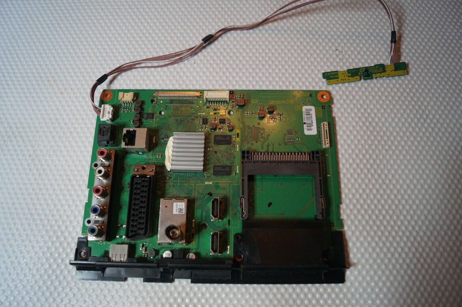 MAIN BOARD TXN/A10WRUB TNP4G548 1A FOR PANASONIC TX-L32B6B TV, LC320DXN SF R2