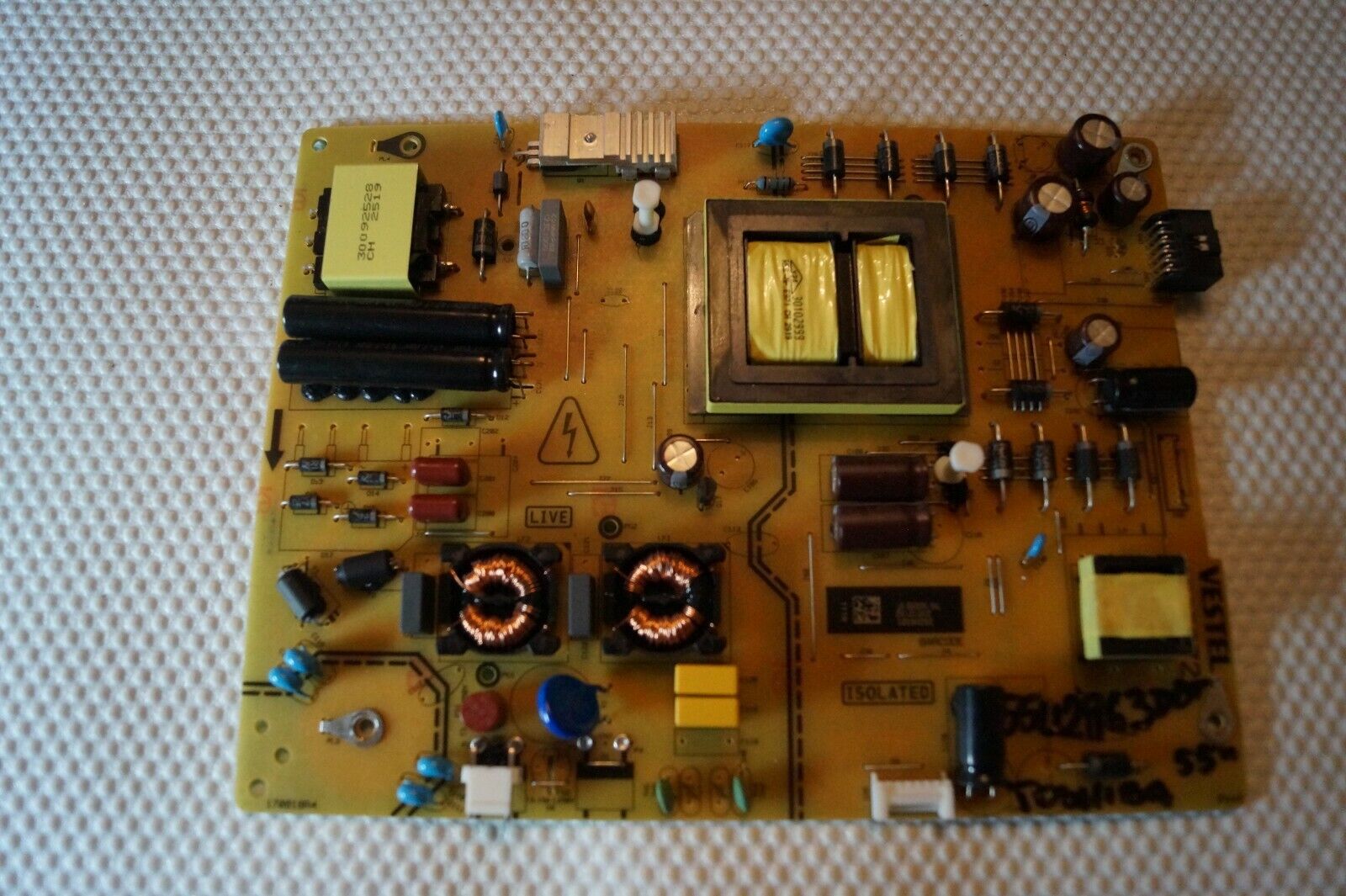 PSU POWER SUPPLY BOARD 17IPS72 23512192 FOR 55″ TOSHIBA 55U2963DBT LED SMART TV