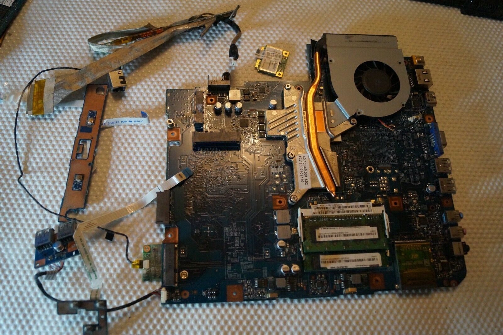 MOTHERBOARD 48.4CG07.011 GENUINE INTEL T4300 FOR 15.6″ ACER 5738Z LAPTOP +EXTRAS