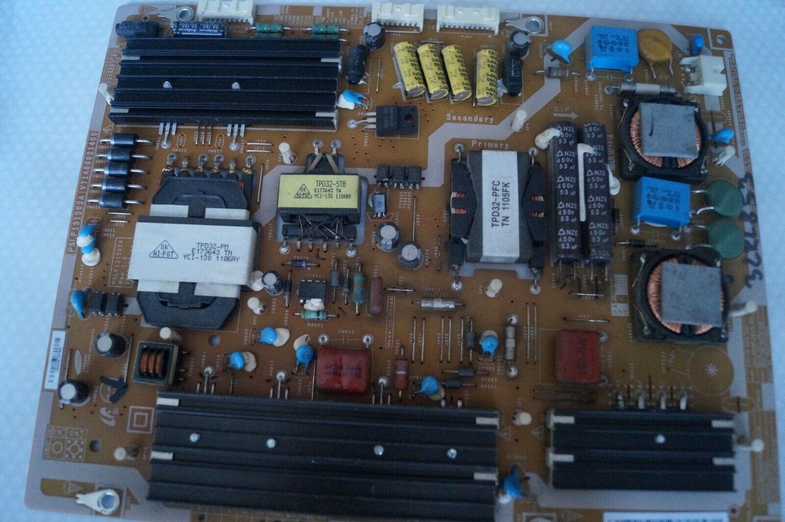 PSU POWER SUPPLY BOARD PSLF131502A V71A00021400 FOR 32″ TOSHIBA 32RL853