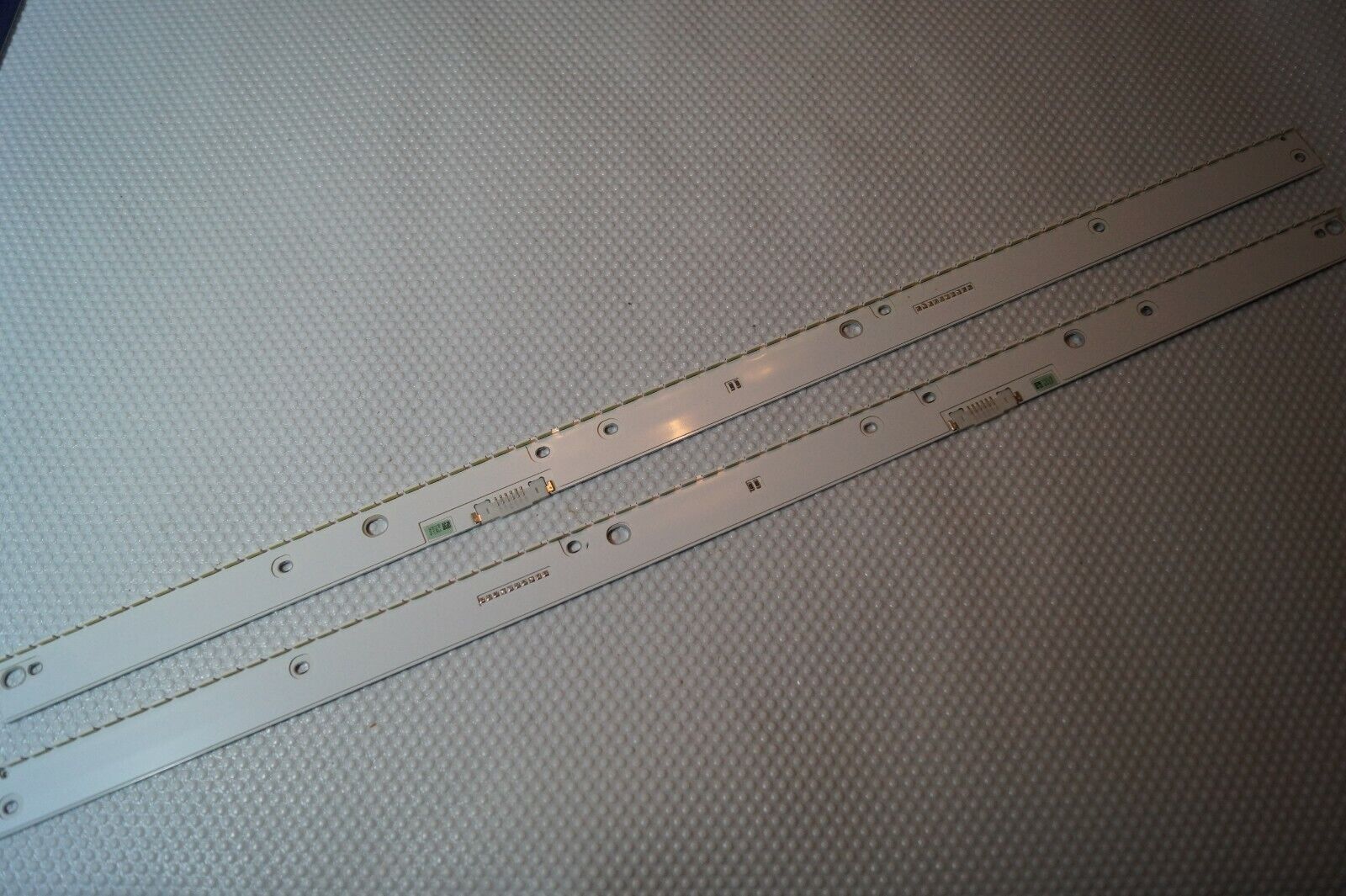 LED STRIPS LEFT & RIGHT FOR 55″ SAMSUNG UE55KU6500U LED TV SCREEN CY-VK055HGAV2H