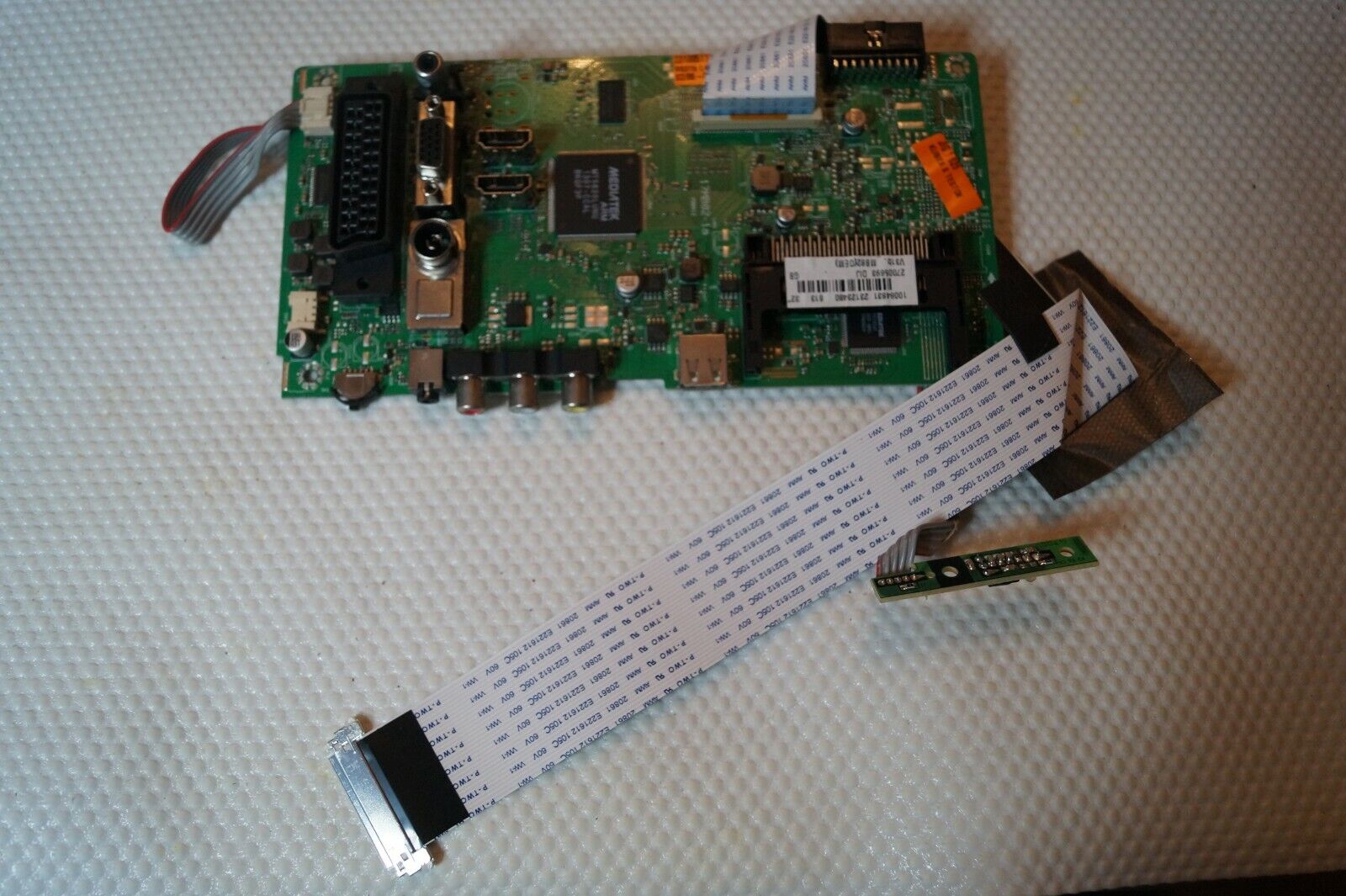 MAIN BOARD 17MB82-1a 23123480 FOR 32″ BUSH LED32127HDT LED TV, VES315WNEB-01-B