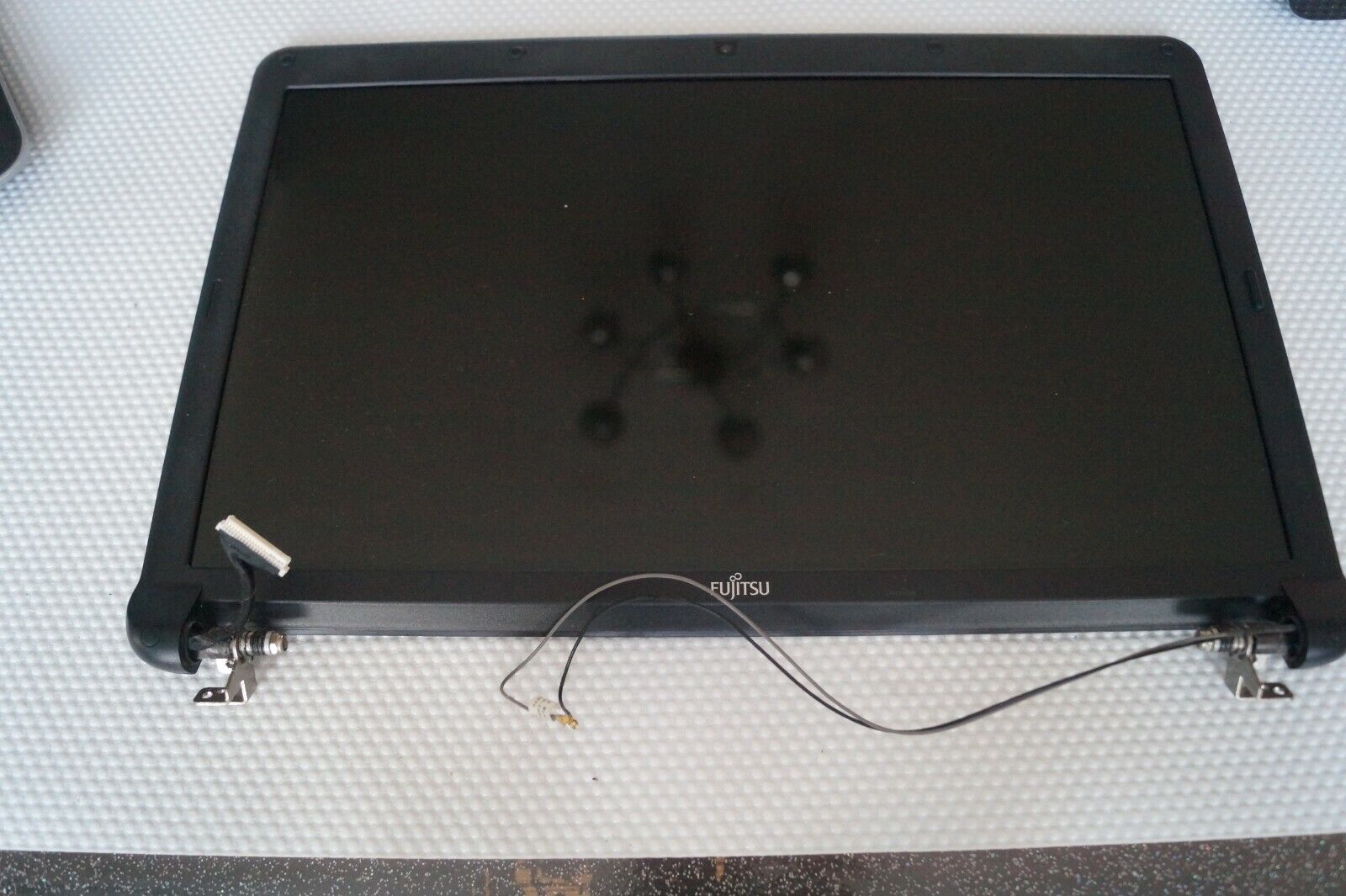 SCREEN LID BEZEL HINGES WEBCAM GENUINE FOR 15.6″ FUJITSU LIFEBOOK AH530 LAPTOP