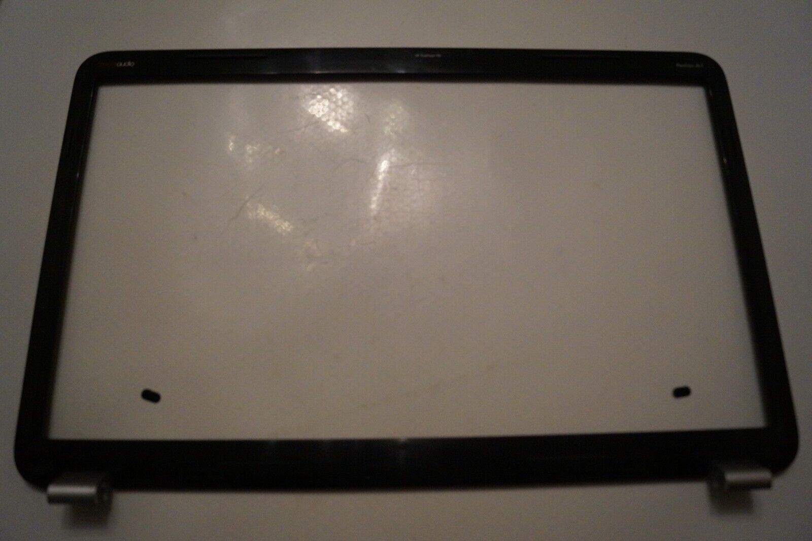 SCREEN BEZEL FOR HP DV7-6C54ea 17.3″ LAPTOP 665592-001 GENUINE