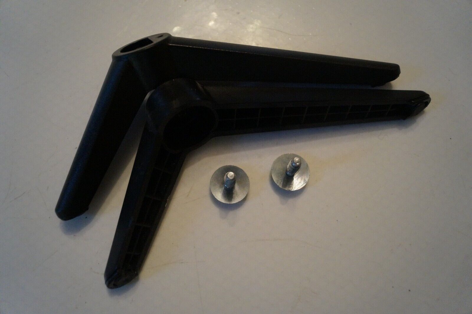 TABLETOP STAND LEGS LEFT & RIGHT FOR 50″ JVC LT-32C605(A) TV GENUINE + SCREWS