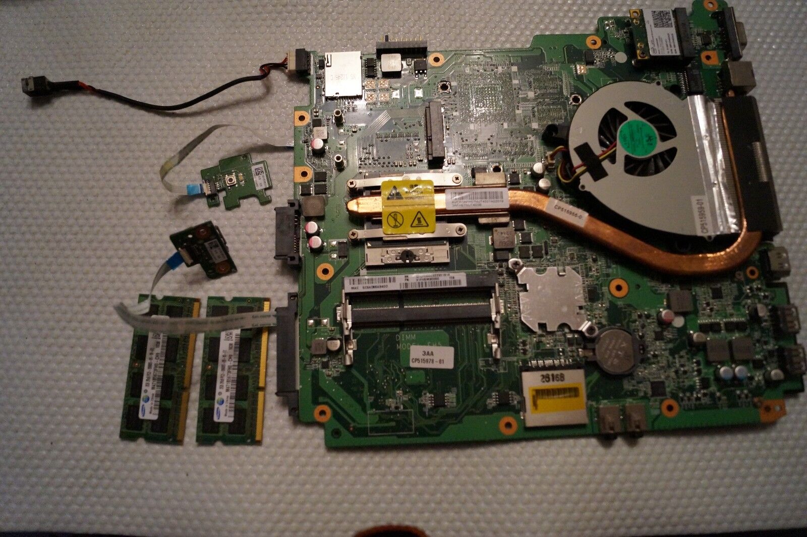 MOTHERBOARD INTEL DA0FH5MB6F0 REV:F 15.6″ FUJITSU LIFEBOOK AH531 LAPTOP +EXTAS