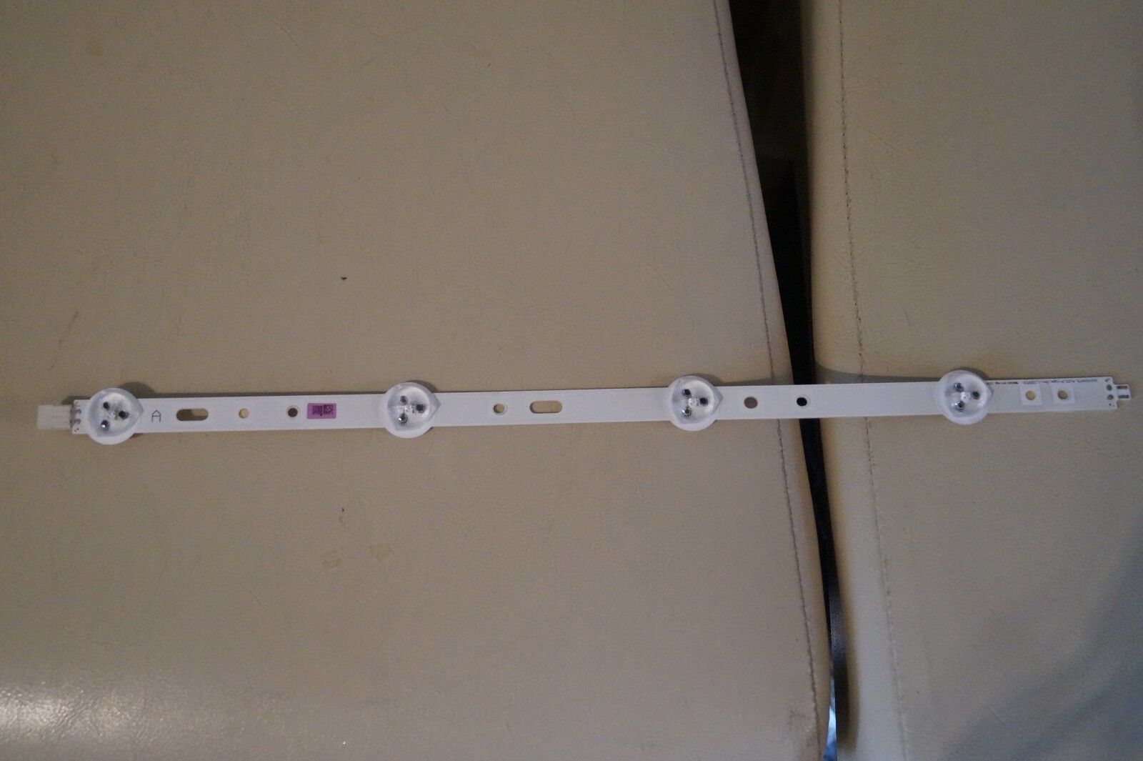 led strip TOSHIBA 40L1333B SVS400A79_4LED_A-type_Rev.1_120712 for LTA400HM23