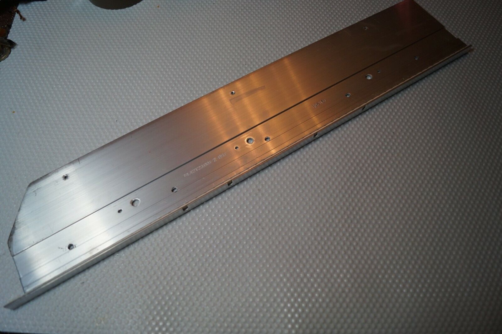 LED EDGE BACKLIGHT STRIP 74.42T23.001-2-DS1 FOR 42″ LG 42LS575T TV, T420HVN01.0