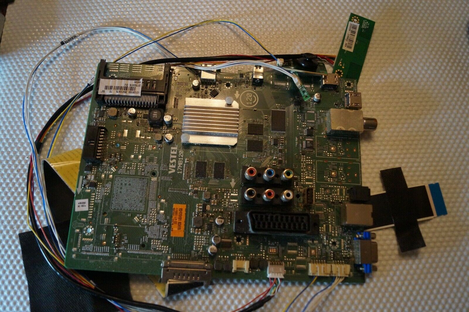 MAIN BOARD 17MB120 23410675 FOR 55″ LUXOR LUX0155004/01 TV, VES550QNDS-2D-N12