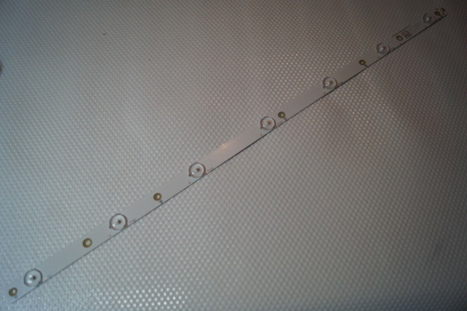 LED STRIP FOR 32LJ590U 32PHH4101/88 32PHT4132/05 LB-PF3030-GJD2P53153X7AHV2-D