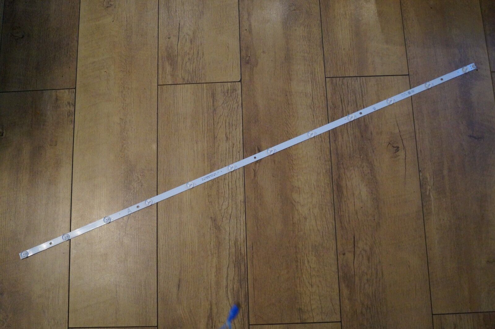 LED STRIP LUX0158001/01 FOR 58″ TV RF-CF580002AE30-1201 A0 VES580QNDP-2D-N42