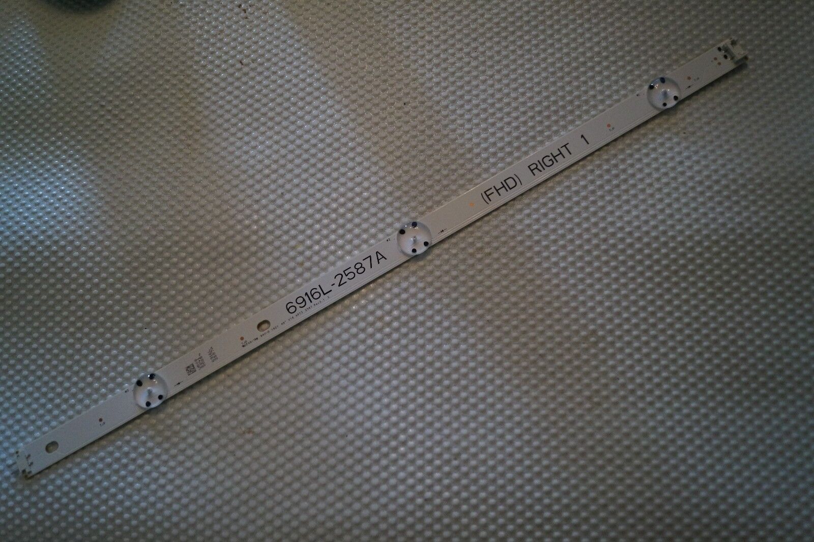 LED BACKLIGHT STRIP 6916L-2587A RIGHT 1 FOR LG LC490DUE (FJ)(M1) 49″ LG 49LH604V