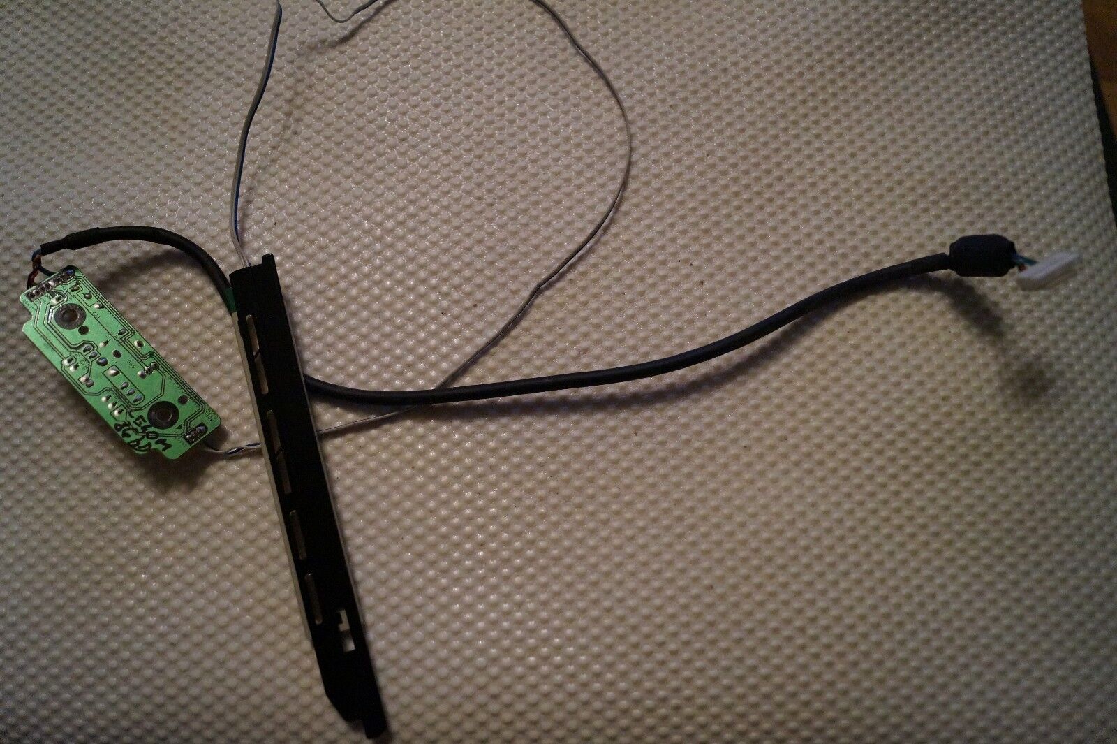 IR SENSOR & SIDE BUTTONS BOARD BN41-00851A FOR 40″ SAMSUNG LE40M86BD LCD TV