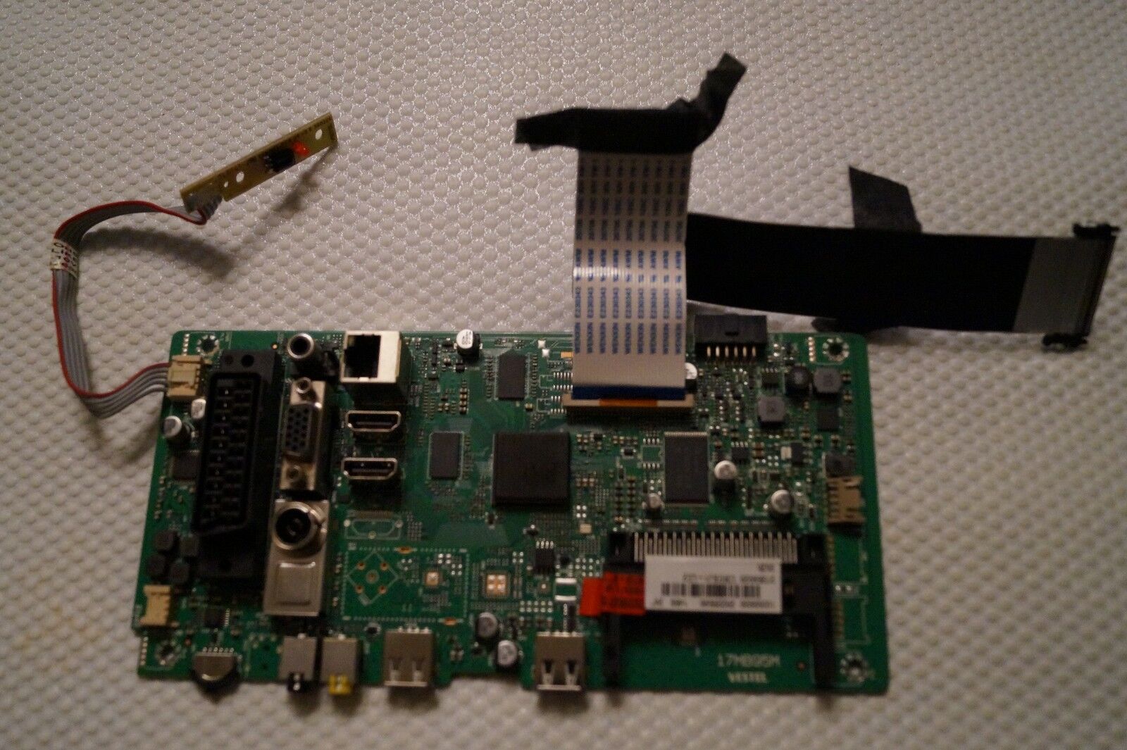 MAIN BOARD 17MB95M 23229596 FOR 24″ BUSH LED24265DVDCNTDW LED TV, V236BJ1-LE2