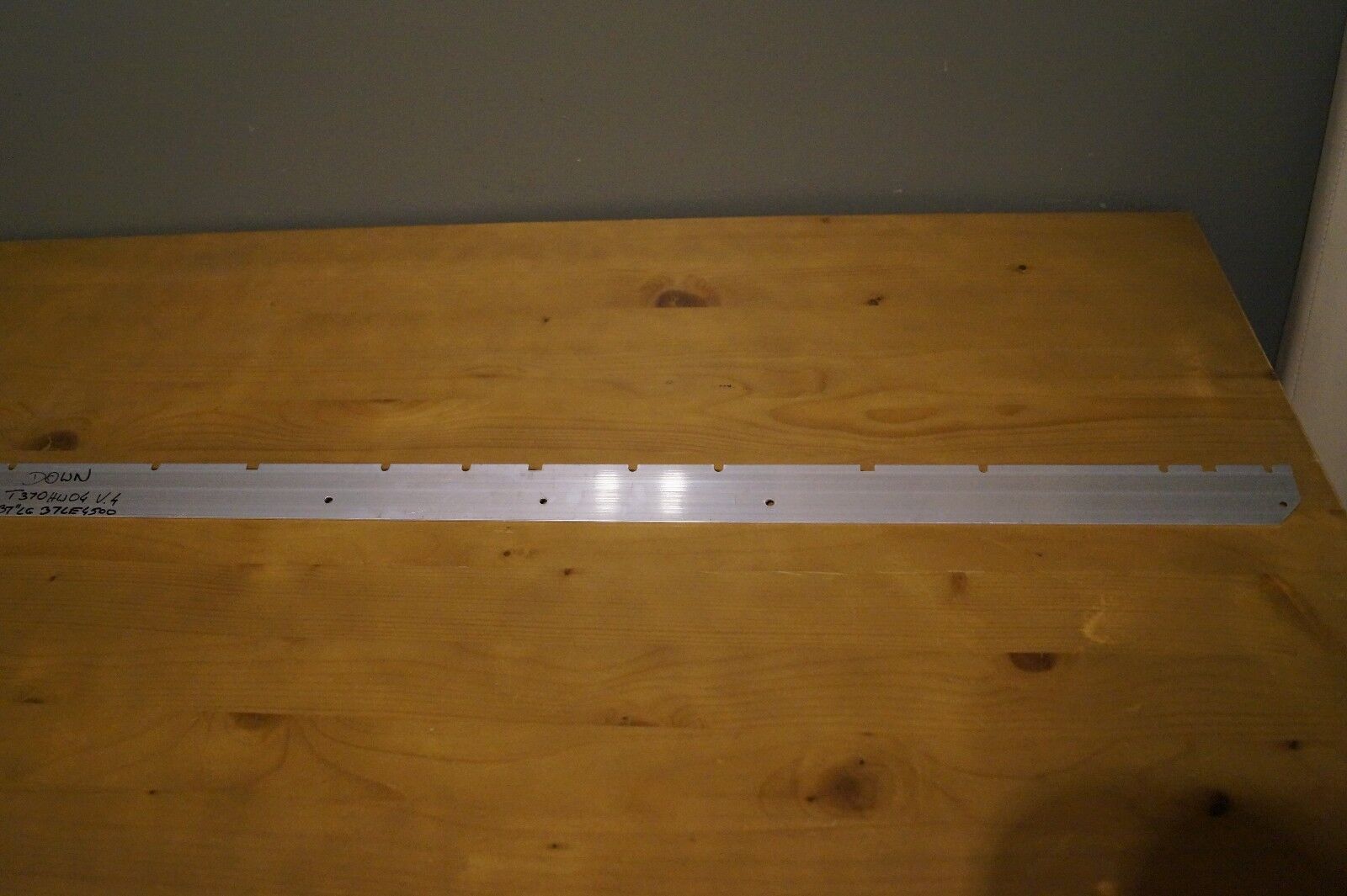 LED BACKLIGHT STRIP DOWN 73.37T06.004-5-SN1 AUO T370HW04 V.4 FOR 37″ LG 37LE4500