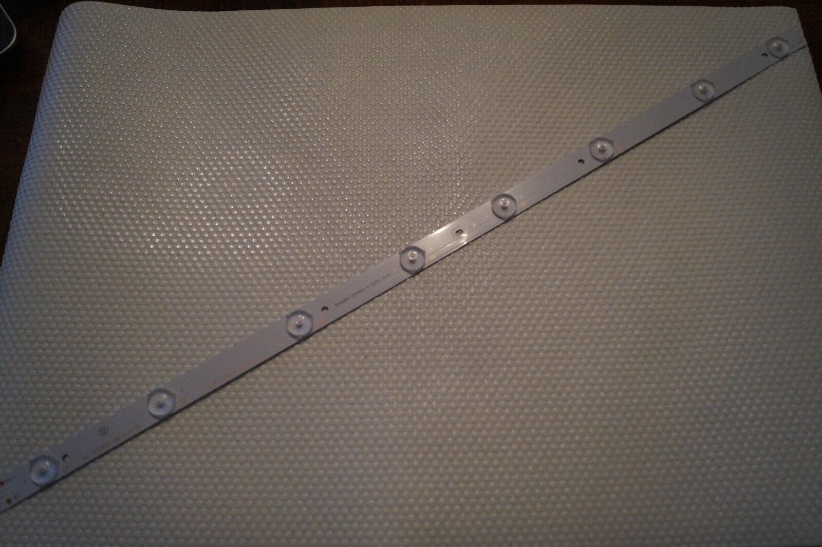 LED BACKLIGHT STRIP HL-10320A28-0801s-01 A4 FOR GOODMANS SNCB10 15 ST3151A04-8