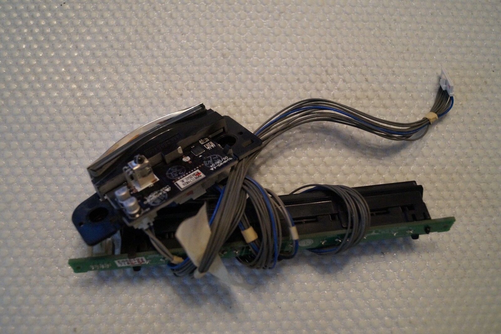 IR SENSOR & SIDE BUTTONS BOARD FOR 42″ LG 42LH2000 LCD TV