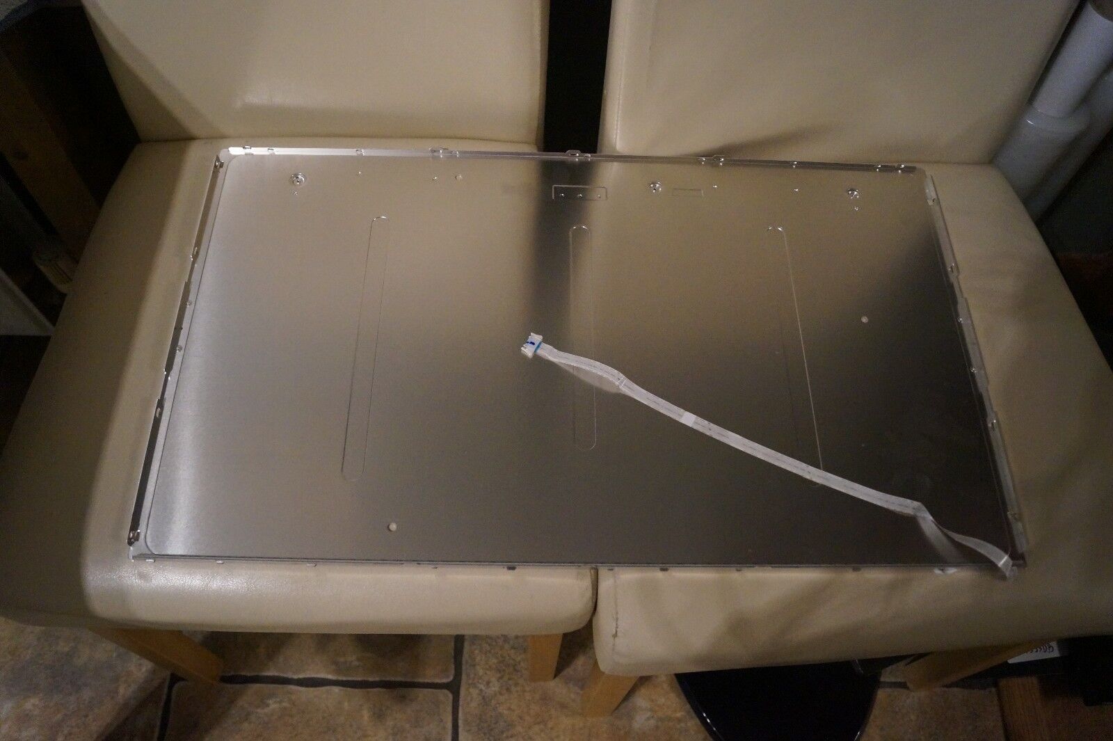 LED BACKLIGHT STRIP FOR 26″ LG DISPLAY SCREEN LC260EXN (SD) (A3)