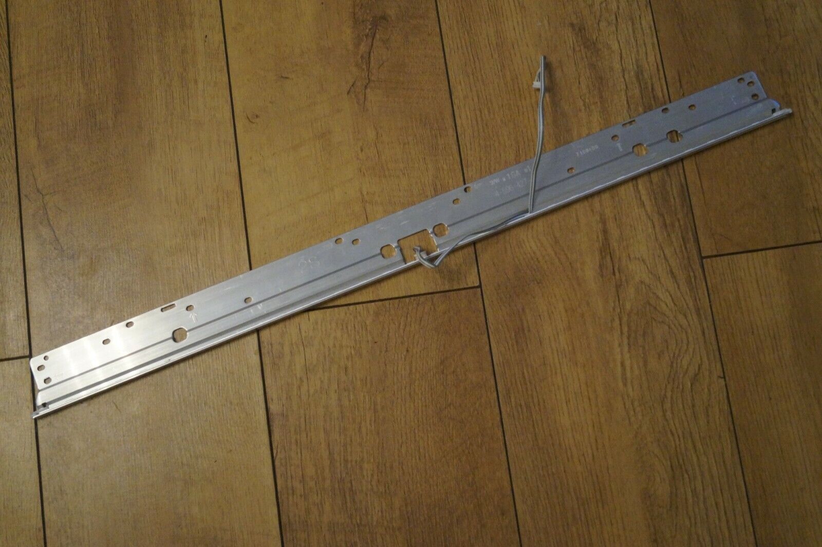 LED EDGE STRIP KDL-32WE613 FOR 32″ SONY LED TV, PART NUMBER: 4-596-427-