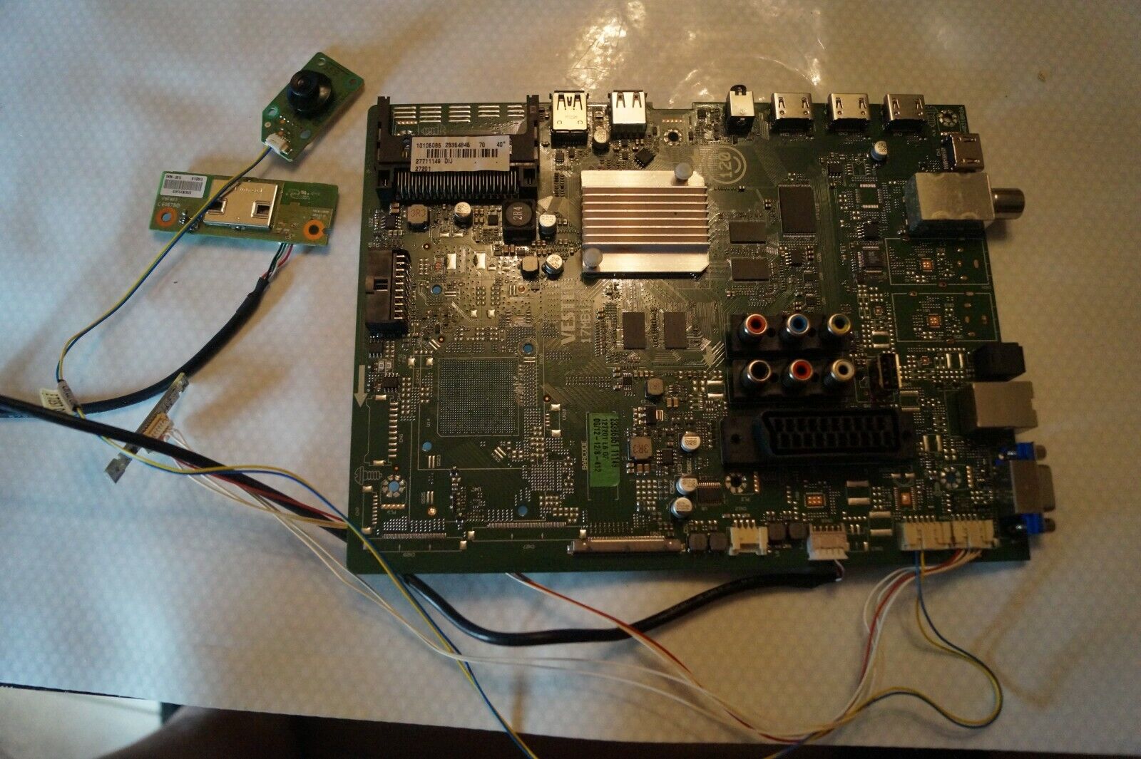 MAIN BOARD 17MB120 23354845 FOR 40″ JVC LT-40C860 TV, SCREEN VES400QNDS-2D-U11