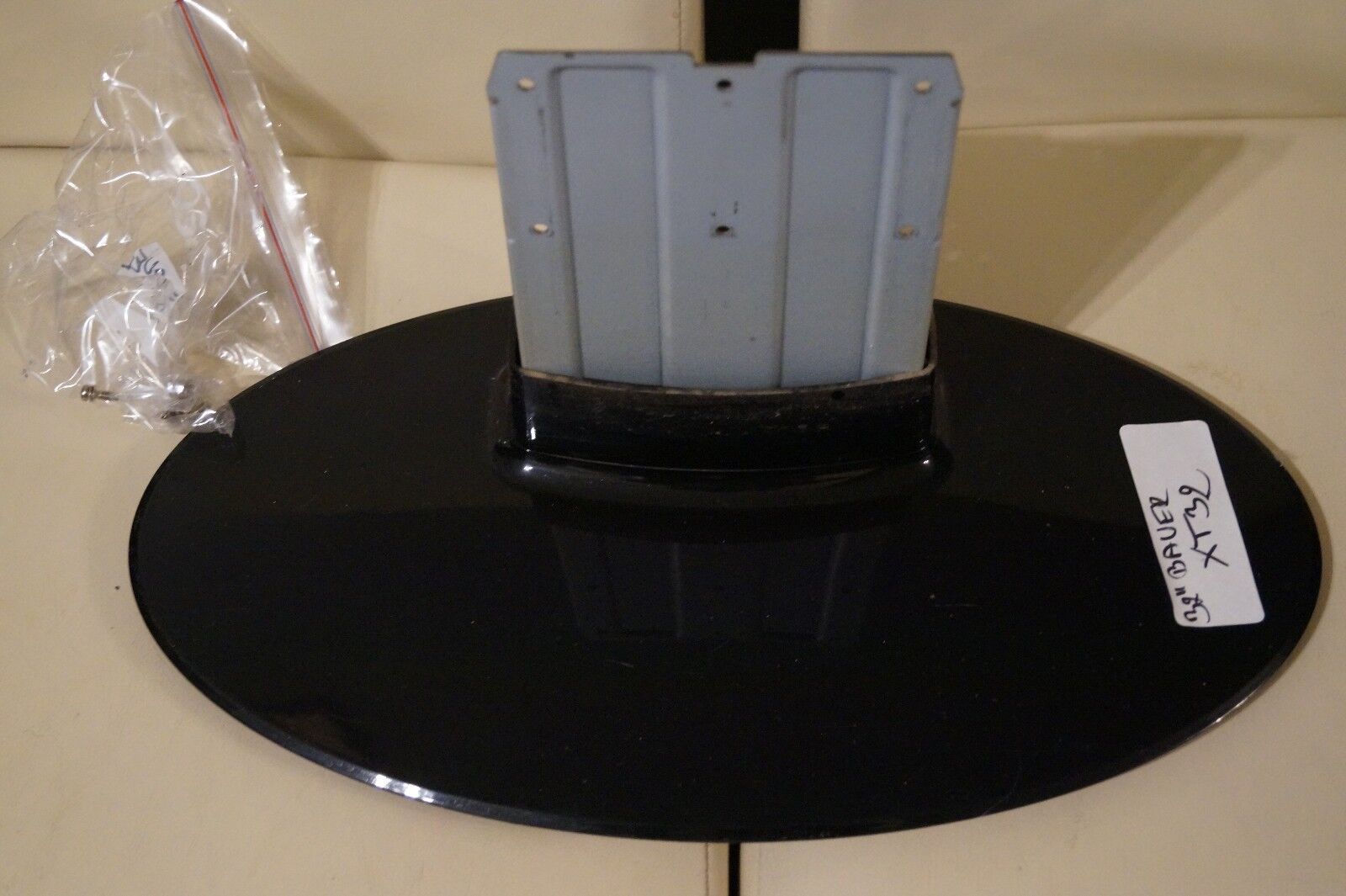 TABLETOP PEDESTAL STAND FOR 32″ BAUER XT32 LCD TV WITH GENUINE SCREWS