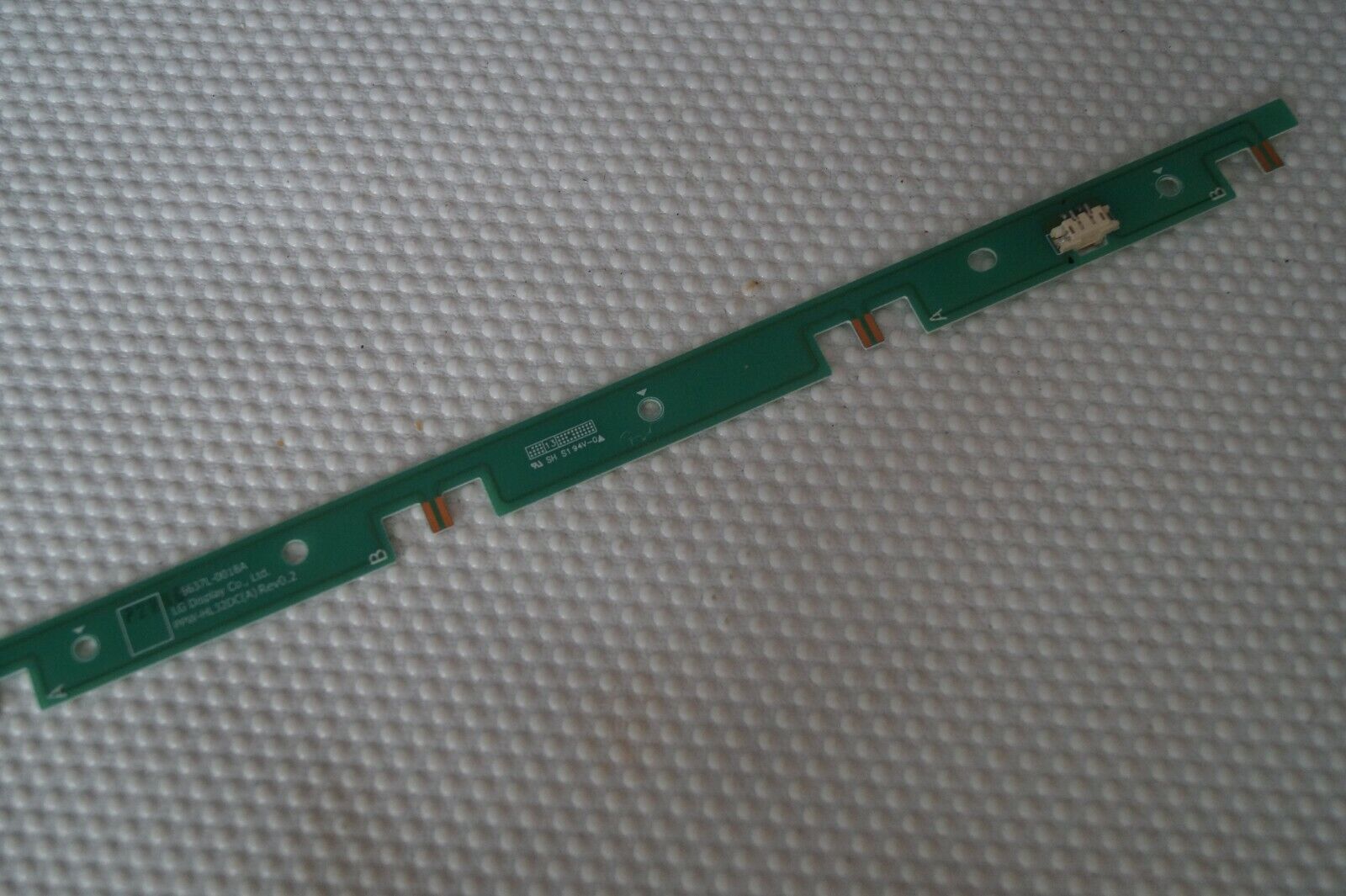 LED INTERFACE STRIP 6637L-0018A FOR 32″ PANASONIC TX-L32B6B TV, LC320DXN SF R1