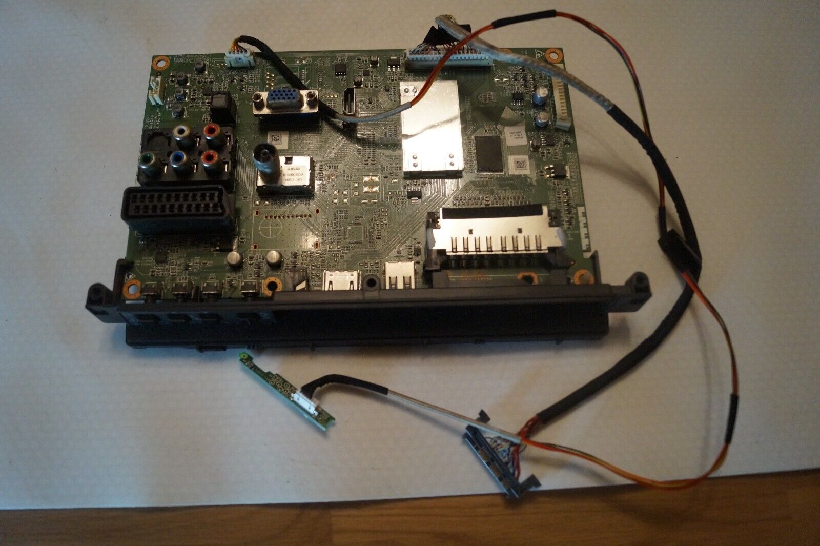 MAIN BOARD SR050D VTV-L50005 REV:1 FOR 40″ TOSHIBA 40L2463D TV, V400HJ6-ME2