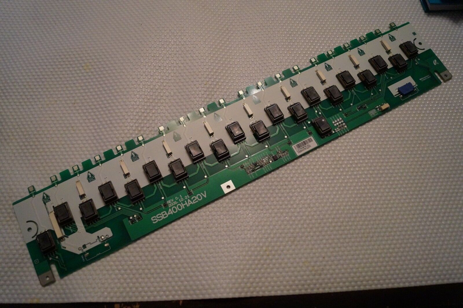 INVERTER BOARD SSB400HA20V FOR 40″ SAMSUNG LE40N87BD LCD TV SCREEN: LTA400HT-L05
