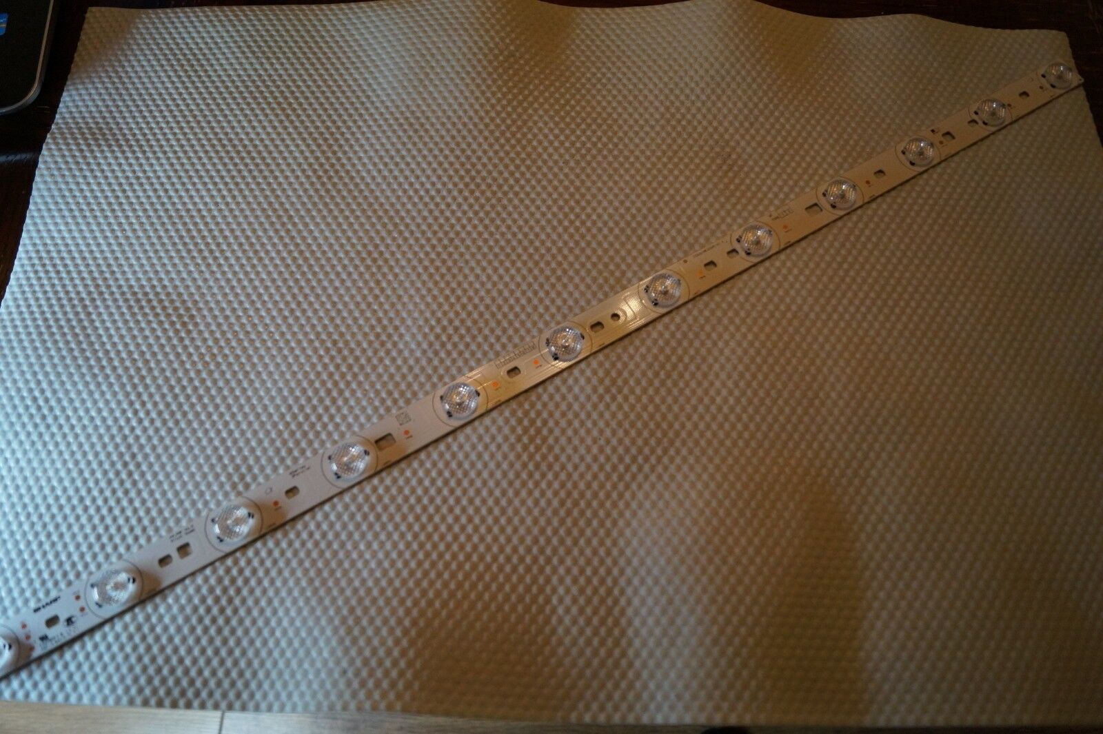 LED BACKLIGHT STRIP SHARP D3362618WCA038851A31 A FOR 32″ L32HED12 TX320XVN01.0