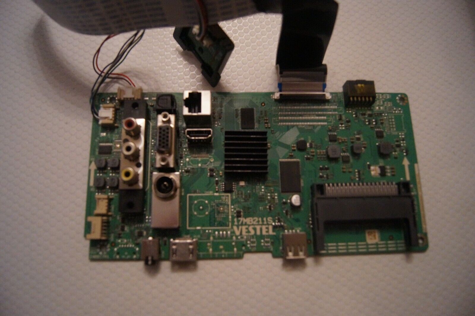 MAIN BOARD 17M211S 23635646 FOR 32″ LUXOR LUX0132010/02