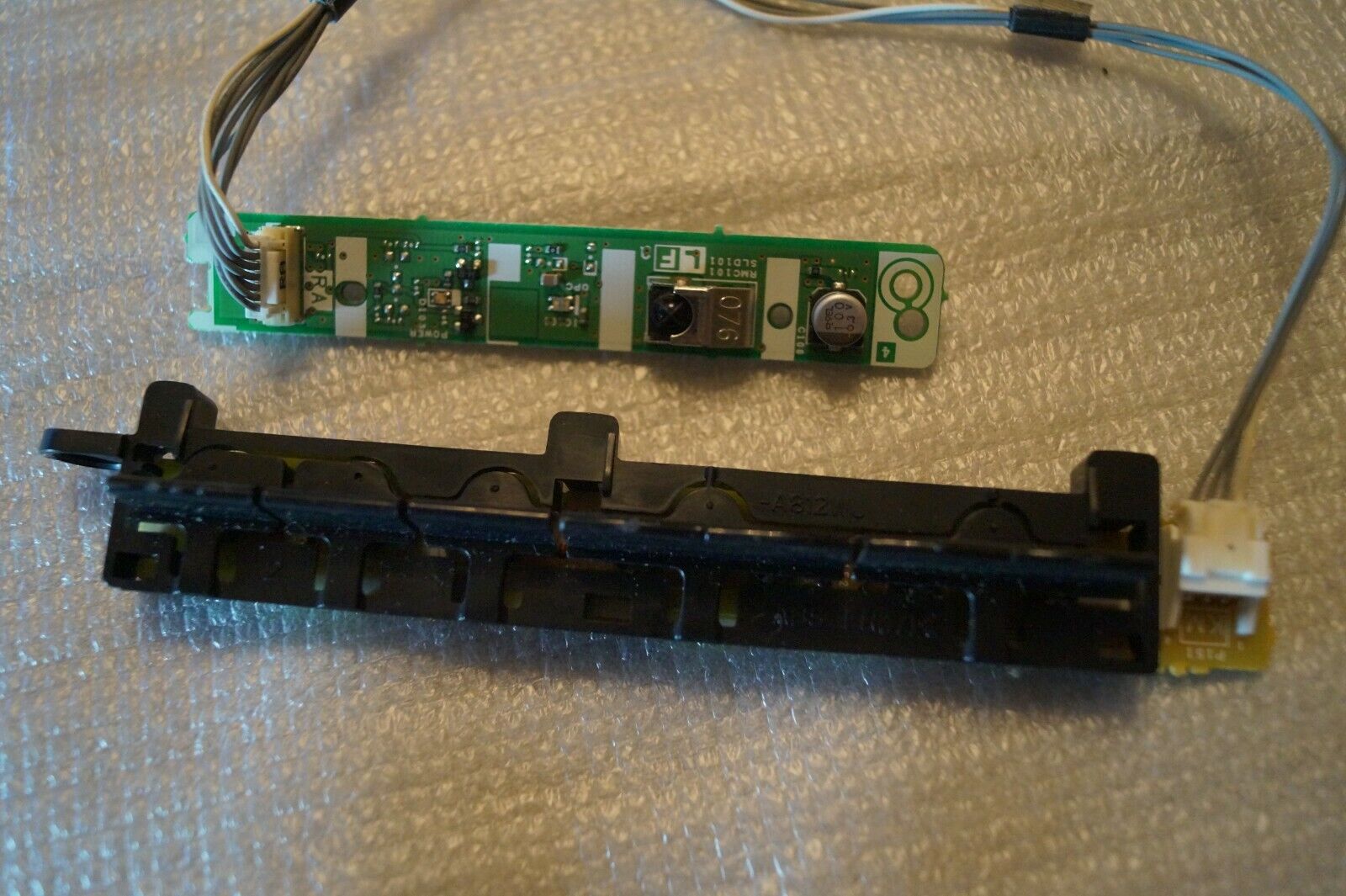 IR SENSOR KF115 & CONTROL BUTTONS BOARD FOR 32″ SHARP LC-32DH57E-BK LCD TV