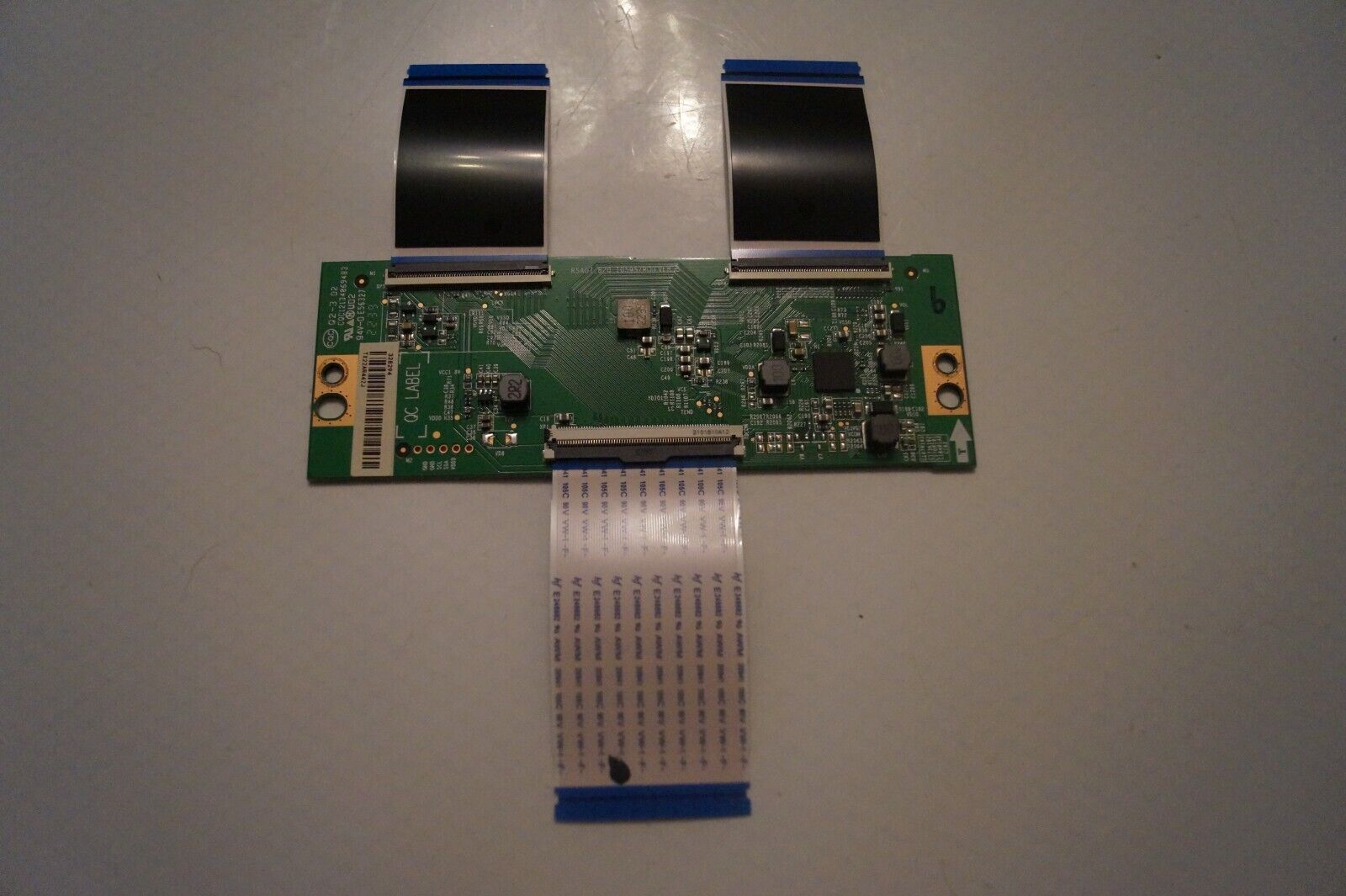 T-CON BOARD RSAG7.820.10595/ROH FOR 43″ HISENSE 43A6BGTUK , HD425Y1U52-T0L1