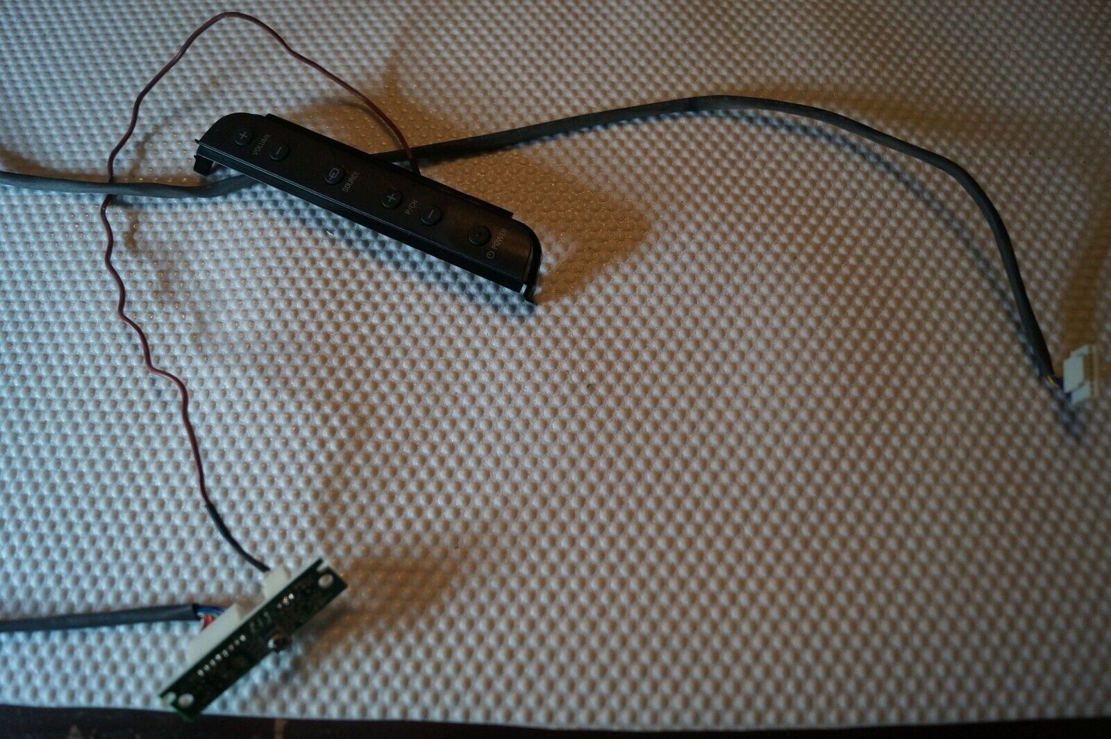 IR SENSOR 2722 171 0817 & CONTROL BUTTONS FOR 47″ PHILIPS 47PFL5604H/12 LCD TV