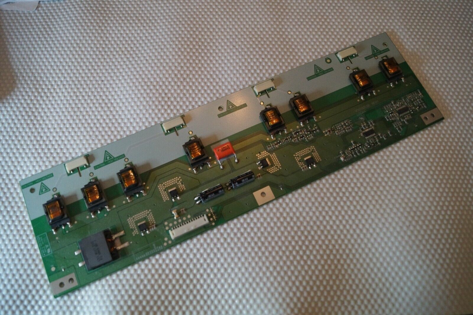 INVERTER BOARD VIT61001.00 REV:1 FOR 32″ DGM LTV-3264W LCD TV, TM315GW01 V.0