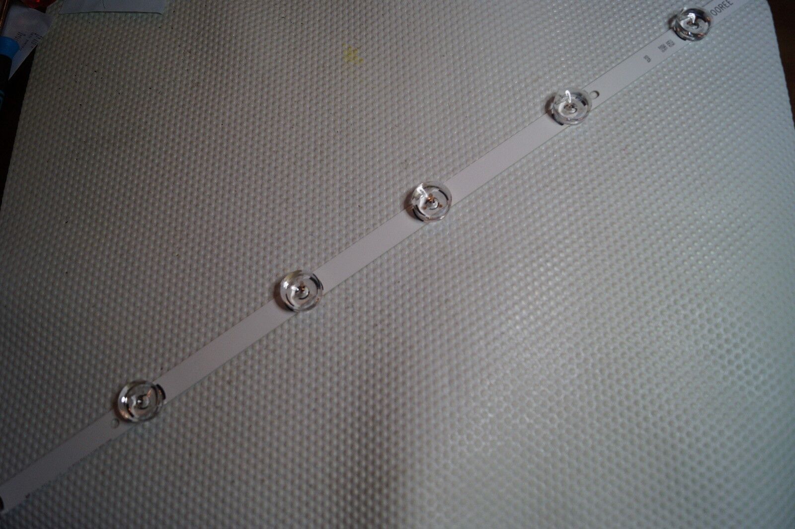 LED BACKLIGHT STRIPE A-TYPE 6920L-0418D FOR 32″ LC320DXE (MG)(A3) LG 32LX320C TV