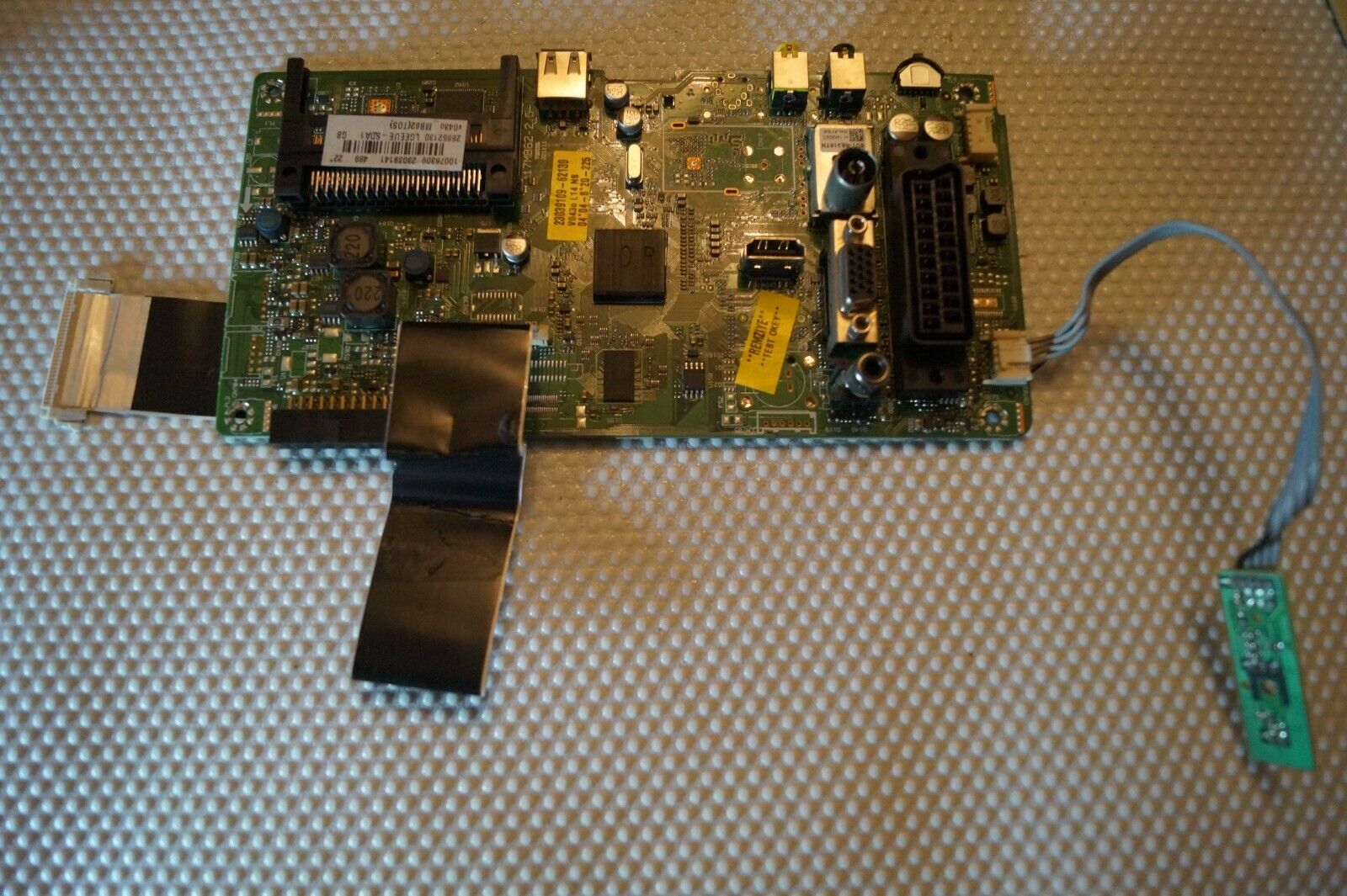 MAIN BOARD 17MB62-2.5 23039141 FOR 22″ TOSHIBA 22BL702B LED TV, LC215EUE SD A1