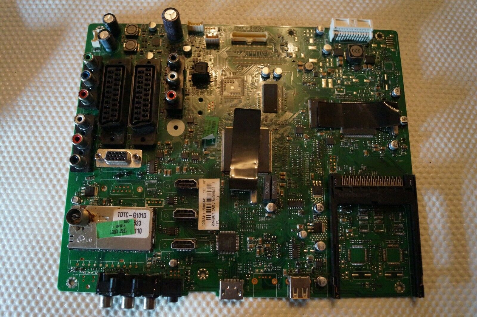 MAIN BOARD 17MB35-4 20486441 FOR 40″ LUXOR 40882 IDTV 4 HDMI USB TV, LTA400HA07