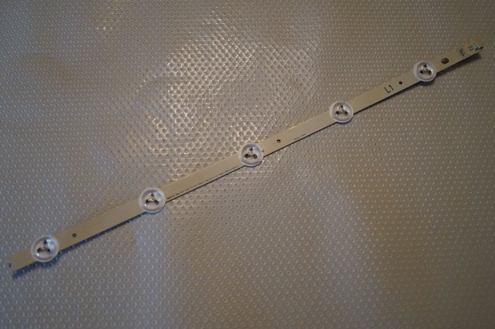 L1 LED STRIP 6916L-1364A 42F077-D FOR FINLUX 42″ TV SCREEN: LC420DUN SF U2