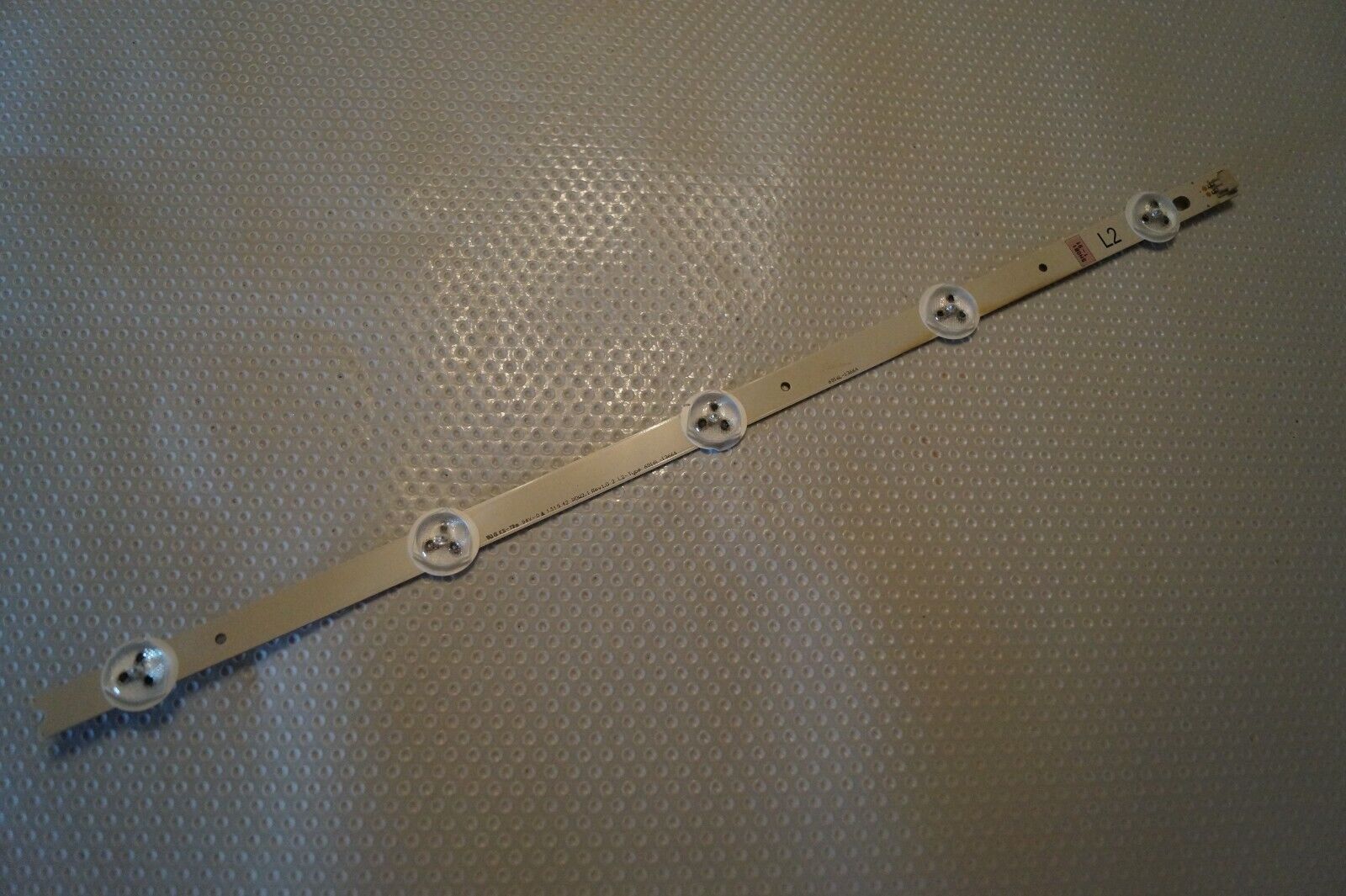 L2 LED STRIP 6916L-1366A 42F077-D FOR FINLUX 42″ TV SCREEN: LC420DUN SF U2