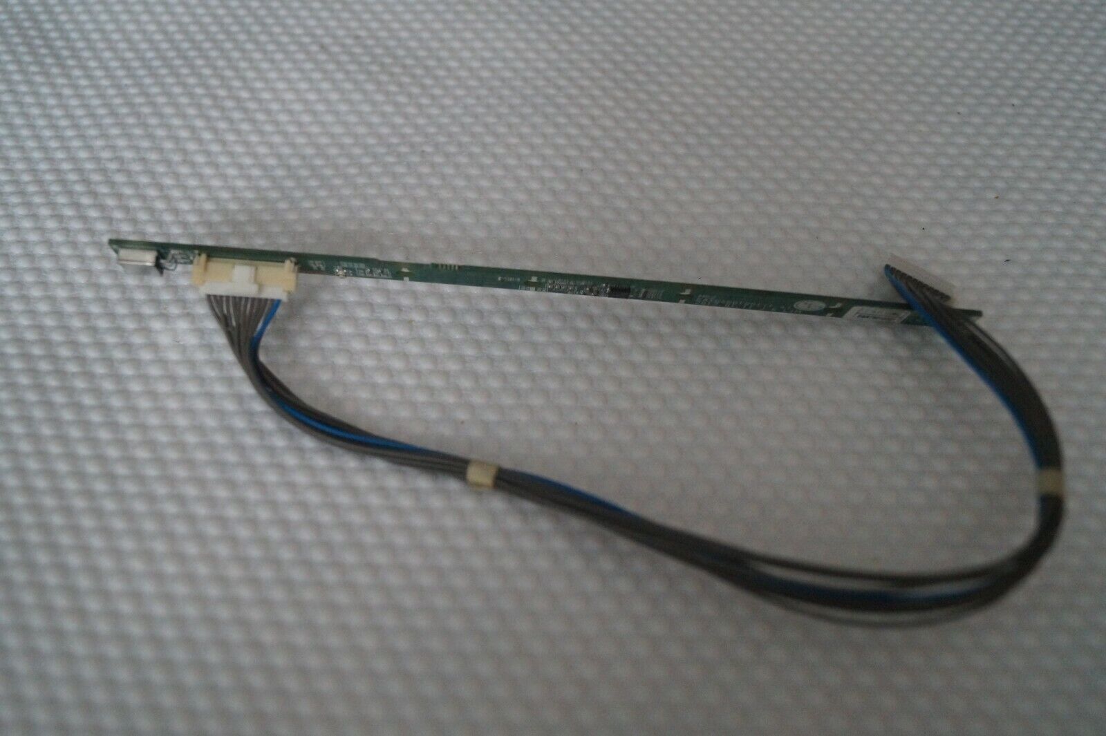 IR SENSOR / TOUCH BUTTONS BOARD EBR75010001 EAX64661001 FOR 29″ LG 29LN470U TV